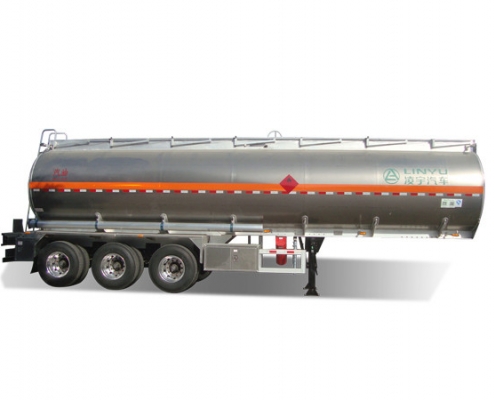 Oil tank truck